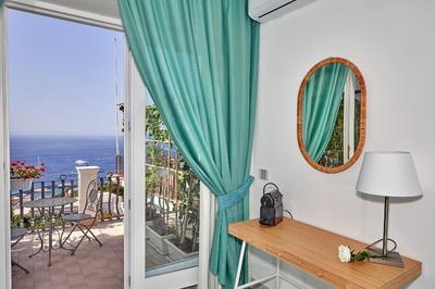 Malafemmena Guest House