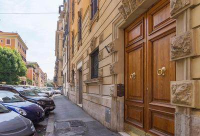 Luxury Art Atelier Apartment