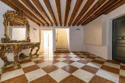 Gondola Luxury - Campo Santi Filippo e Giacomo by Wonderful Italy