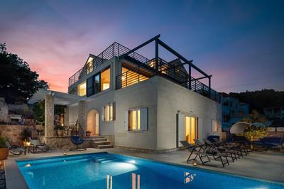 WATERFRONT SEA DREAM VILLA