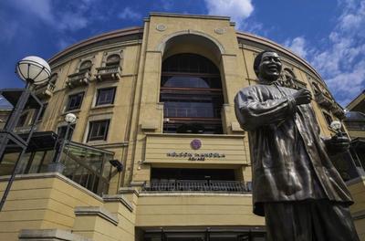 Raphael penthouse 205