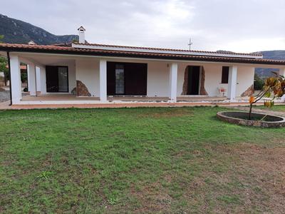 VILLA VACANZE IS CARCURIS