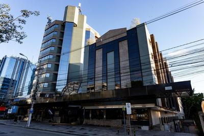 Master Porto Alegre Hotel - Av Carlos Gomes, Próximo ao Consulado Americano