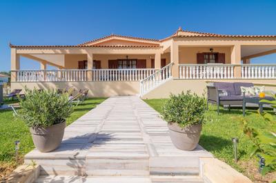 Sea Elegance Villa - On the Beach, by ZanteWize