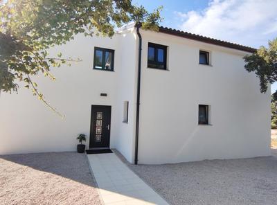 Lazy 8 Villa