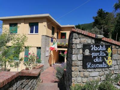 Perla del Levante Hostel