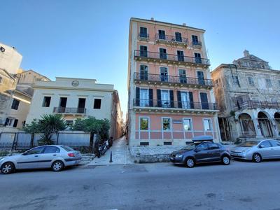 Akis luxury flat