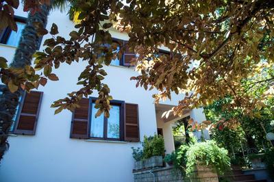 Charming House in Amelia with Lake View, 200 m²