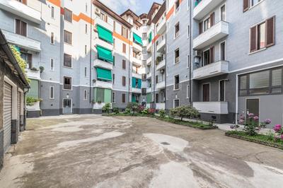GuestHost - Isola District & Istria M5 APT!