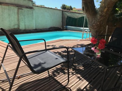 Chambre climatisée avec sdb privée dans une villa avec piscine ouverte d'avril à mi octobre