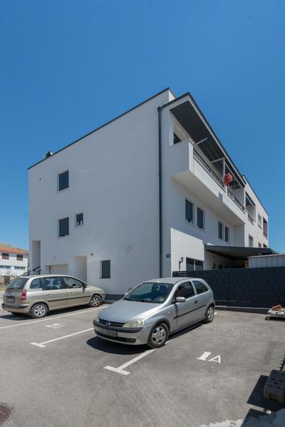 Nevera Apartment