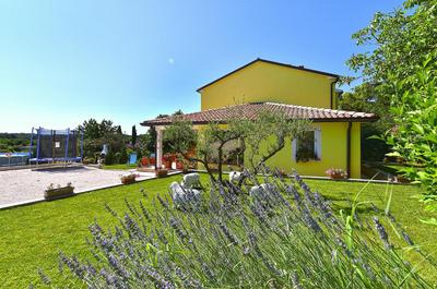 House Roza 2065