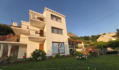 Villa Pergola-Apartment Toni