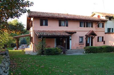 Casa intera tra le colline e le vigne del Dolcetto