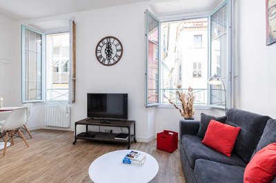 Bright 1 Bdr in the Old Town