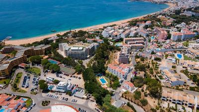 Charming Beachside Apartment w/ Pool by LovelyStay