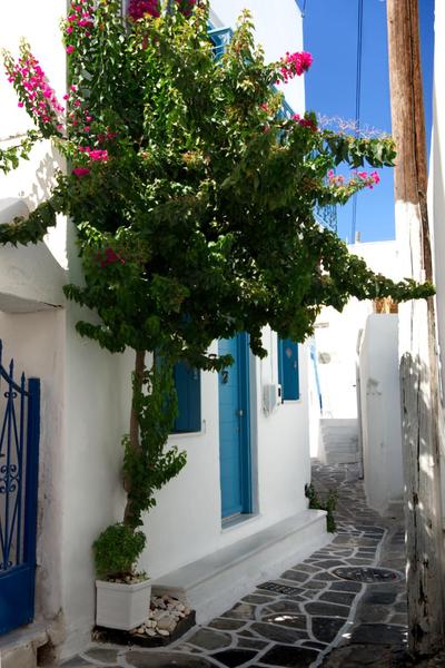 White cycladic town house with sea vew