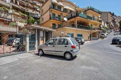 Taormina Comfortable Apartment with Terrace