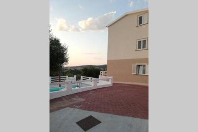 Trilocale vista mare con piscina a Badesi