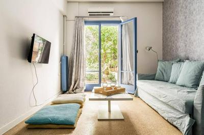 Downtown Apartment with Garden in Plaka (+Netflix)