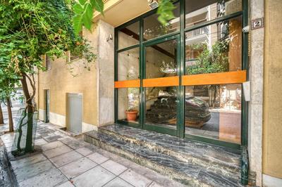 Elegant Light Two Bedroom Apartment in City Center