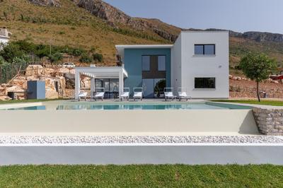 Villa vista mare con piscina a sfioro a Scopello