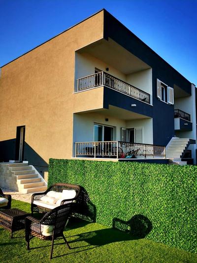 Villa Black&White