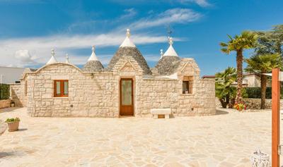 Trulli Colebè with Private pool