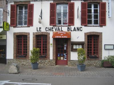 Logis Hotel Restaurant Le Cheval Blanc
