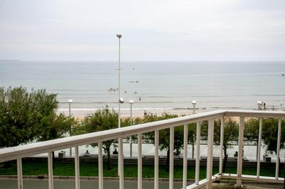 GRAN APARTAMENTO EN PRIMERA LINEA DE PLAYA