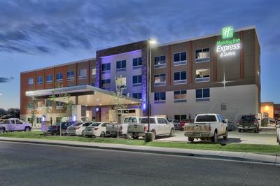 Holiday Inn Express & Suites - Roswell by IHG