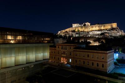 Acropolis View 2BD Apt next to Museum & Metro