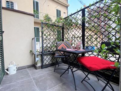 Via Benzi Apartment Como