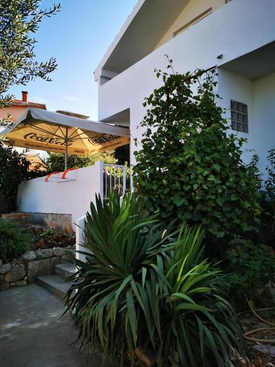 Centrally located 3 Bedroom Holiday House O'Live with private garden