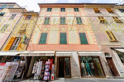 Mazzini 43, Rapallo, apartment 85 mq, 2b, 1b, Wi-fi, Air Conditioning, available on request Private garage at 800mt from the apartment at 20,00 euro per ni