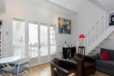 Beautiful 1 Bedroom Home In Paris