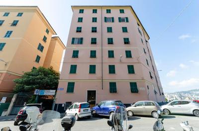 JOIVY Spacious Family Apt for 4, in Carignano, Genoa