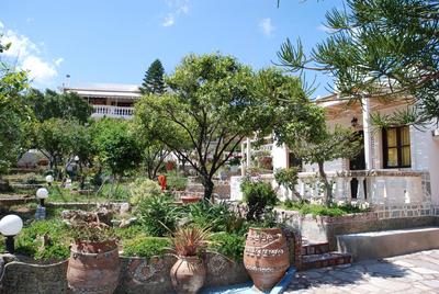 Ideal place for family near the beach with garden