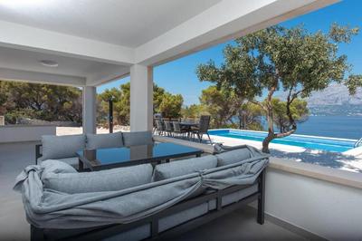 Lovely view villa in Povlja