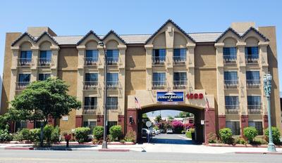 Howard Johnson by Wyndham Pasadena