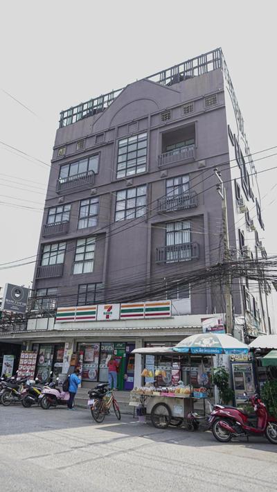 RoomQuest Nichada ISB International