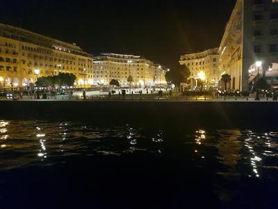 Antigonidon Square Luxury Apartment
