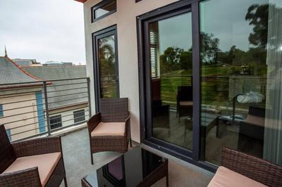 Studio with Beautiful View next to Downtown