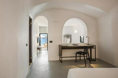 Sun Rocks Boutique Hotel