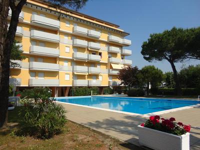 Flat with excellent location
