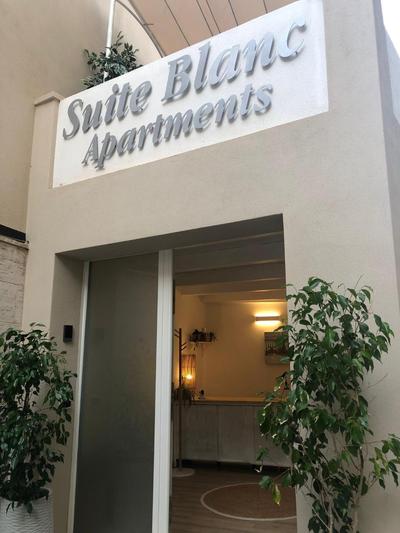 SUITE BLANC APARTMENTS - Monolocali indipendenti con cucina e bagno privato - Check-in e check-out con codice in autonomia h24 - Terrazza in comune NECESSA