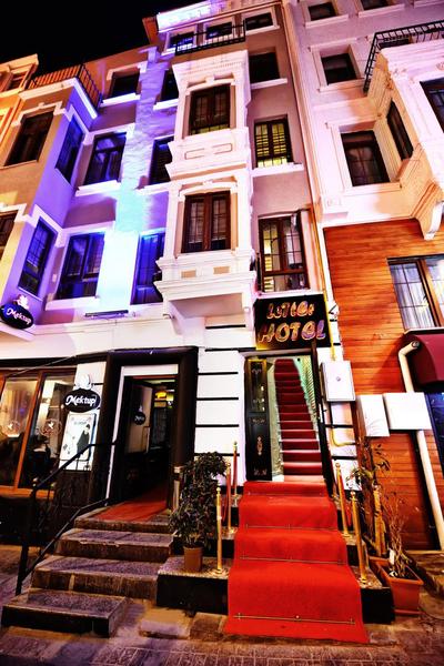 Letter Hotel - Image 34