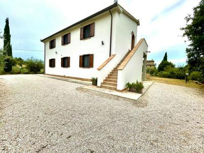 Umbrian Hills Flat - Free Parking & Garden