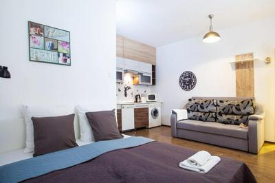 Very Central, Comfy Studio