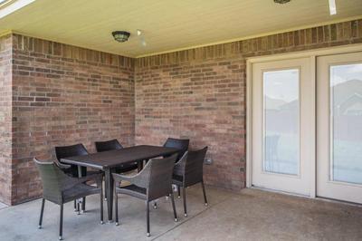 Cheerful 3 Bedroom Home, King Bed, 10 min from Palo Duro Canyon, Fireplace, Washer Dryer